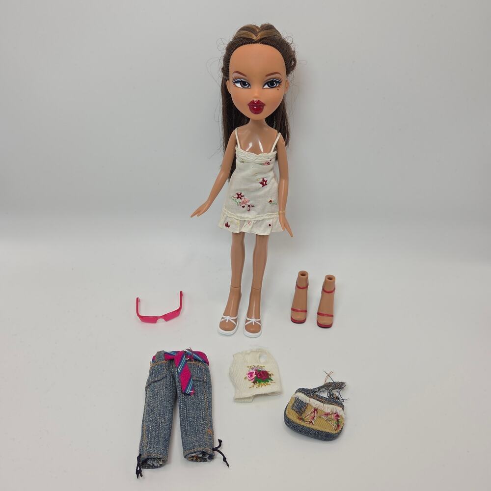 Vintage 2004 Bratz Funk Out Yasmin Doll Near Complete Original Outfits Shoes